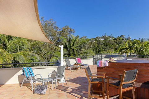 Emerald Noosa - Hotels Melbourne 18