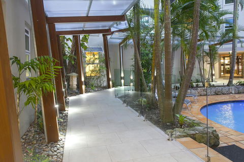 Emerald Noosa - Hotels Melbourne 30