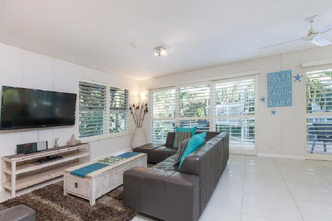 Emerald Noosa - Hotels Melbourne 15
