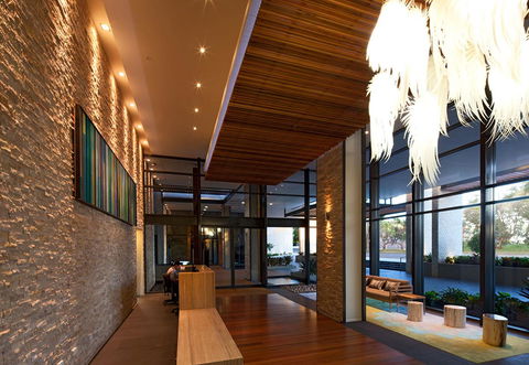 Oaks Redcliffe Mon Komo Suites - Hotels Melbourne 13