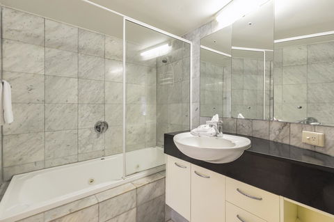 The Cove Noosa - Hotels Melbourne 4