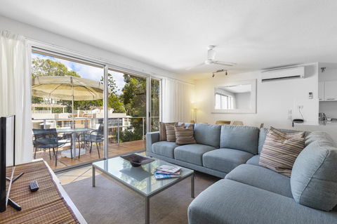 The Cove Noosa - Hotels Melbourne 11