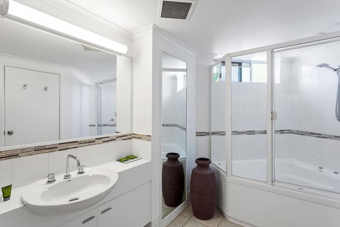 Noosa Tropicana - Hotels Melbourne 39