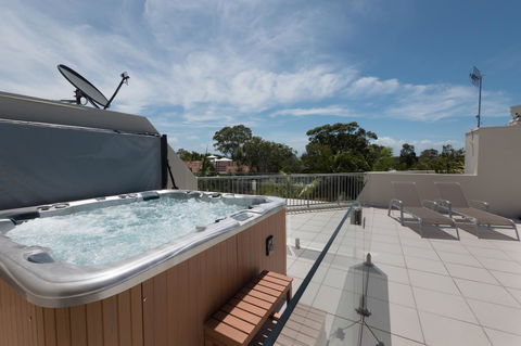 Noosa Tropicana - Hotels Melbourne 38