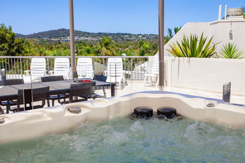 Noosa Tropicana - Hotels Melbourne 25