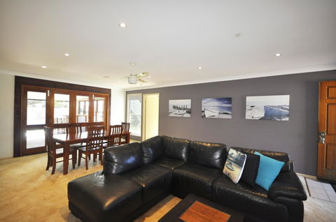 Bribie Island Canal Holiday Destination! - Hotels Melbourne 11