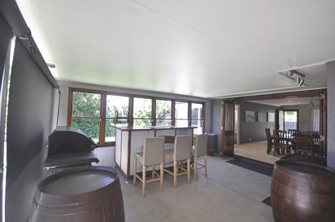 Bribie Island Canal Holiday Destination! - Hotels Melbourne 8