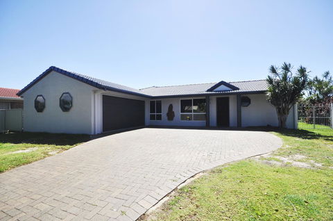Bribie Island Canal Holiday Destination! - Hotels Melbourne 23