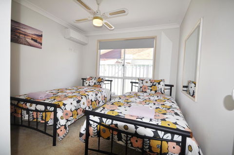 Bribie Island Canal Holiday Destination! - Hotels Melbourne 18