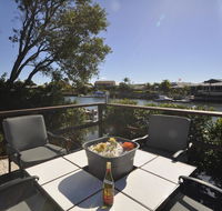 Bribie Island Canal Holiday Destination - Hotels Melbourne