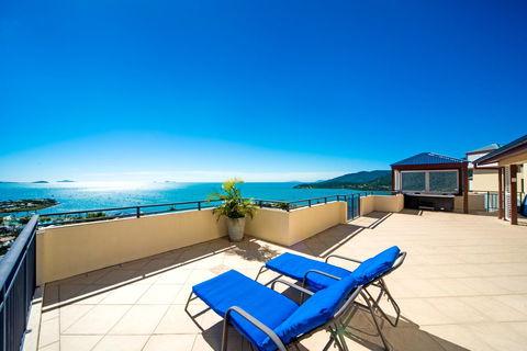 Pinnacles - Hotels Melbourne 2