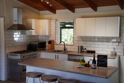 McCarthy Grove Maleny - Hotels Melbourne 8