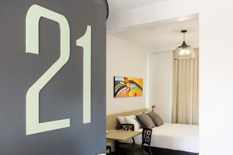 Nightcap At Emerald Star Hotel - Hotels Melbourne 11