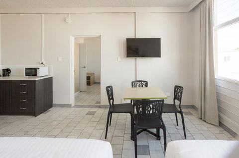 Nightcap At Emerald Star Hotel - Hotels Melbourne 29