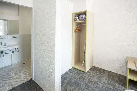 Nightcap At Emerald Star Hotel - Hotels Melbourne 9