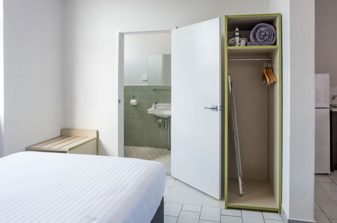 Nightcap At Emerald Star Hotel - Hotels Melbourne 13