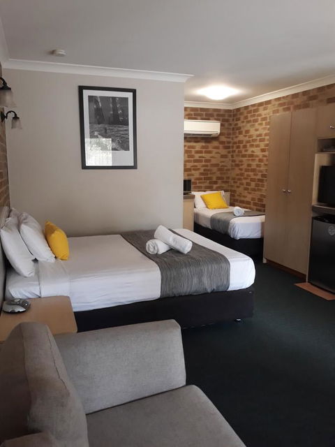 Country Gardens Motor Inn - Hotels Melbourne 3