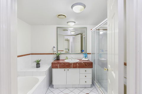 APR Private SUITES MOROC By The Beach - Hotels Melbourne 28