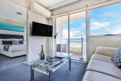 Regency On The Beach - Hotels Melbourne 4