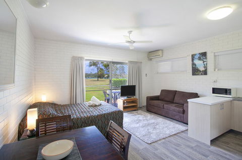 Regency Waterfront Noosa - Hotels Melbourne 3