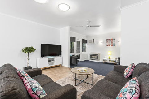 Wattle Grove Villa - Hotels Melbourne 3