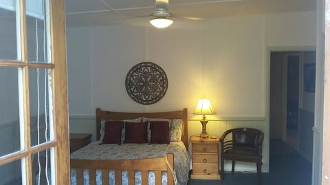 Windswept Country Retreat - Hotels Melbourne 2