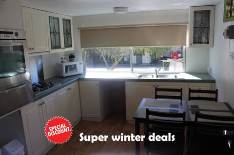 Wonky Stables Holiday Park - Hotels Melbourne 0