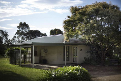 Woongara Cottage - Pet Friendly Country Retreat - Hotels Melbourne 1
