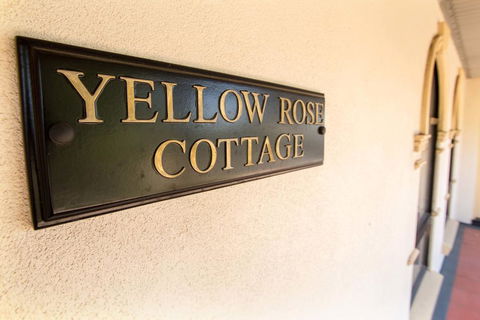Yellow Rose Cottage - Hotels Melbourne 3