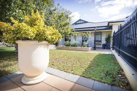 Yellow Rose Cottage - Hotels Melbourne 1