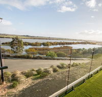 Serenity and sweeping Murray River views - Hotels Melbourne