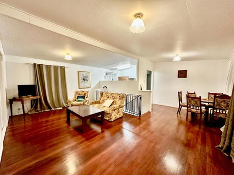 A Comfortable House Close To Westfield - Hotels Melbourne 0