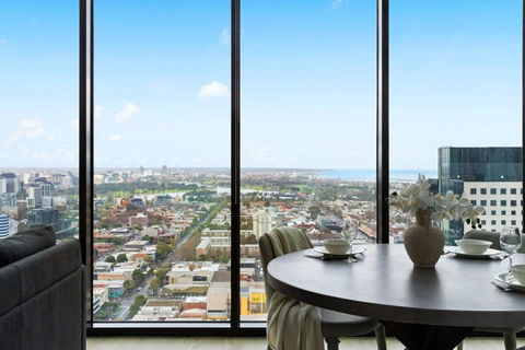 A Cozy 2BR Apt With Panoramic Views FREE Parking - Hotels Melbourne 0