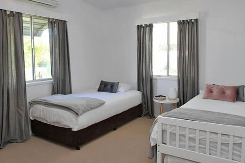 A LITTLE GREY SHACK - Hotels Melbourne 3