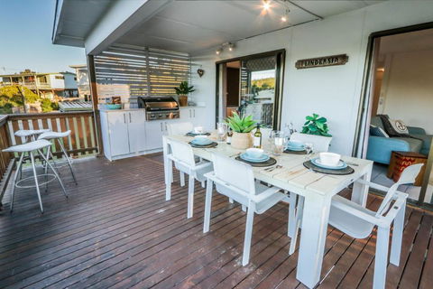 A Lure - A 2-minute Walk To Agnes Main Beach - Hotels Melbourne 0