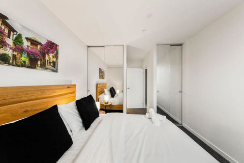 A Lux 2BR Apt With Panoramic Views, FREE Parking - Hotels Melbourne 1