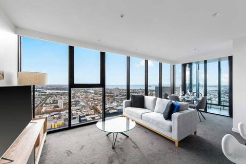 A Lux 2BR Apt With Panoramic Views, FREE Parking - Hotels Melbourne 0