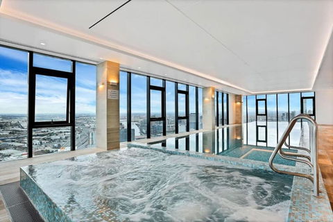 A Lux 2BR Apt With Panoramic Views, FREE Parking - Hotels Melbourne 2