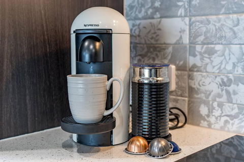 A Plus Location Views Games Balcony BBQ And Dining - Hotels Melbourne 2