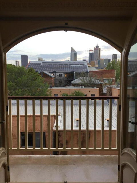 A Quiet King Room With Julia Balcony And Free Parking - Hotels Melbourne 3