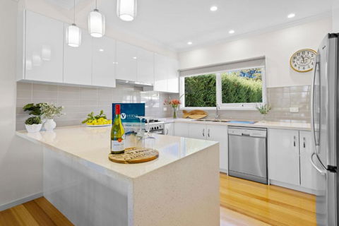 A Stones Throw - Hotels Melbourne 3