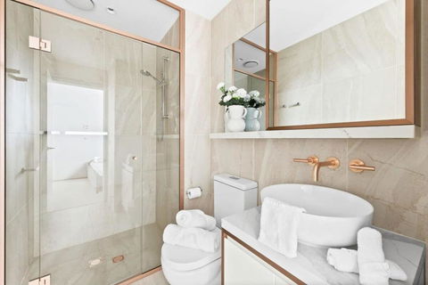 A Stylish 2BR Apt In The Heart Of Chapel Street - Hotels Melbourne 3
