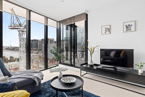 A Stylish 2BR Apt With FREE Parking - Hotels Melbourne 0