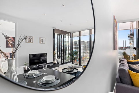 A Stylish 2BR Apt With FREE Parking - Hotels Melbourne 2
