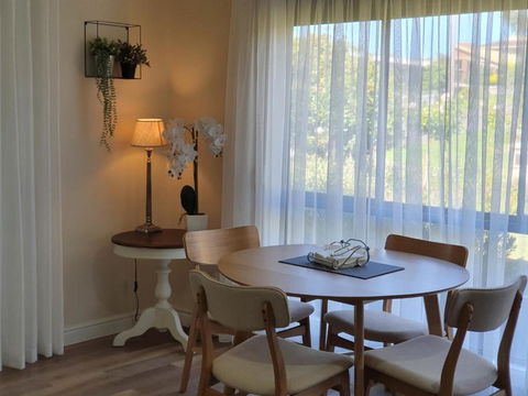Abalone Guest Accommodation - Hotels Melbourne 4