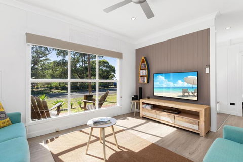 Abode Callala Beach Jervis Bay - 100m To Beach! - Hotels Melbourne 4