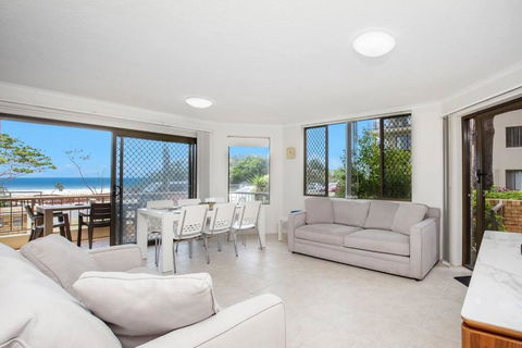 Absolute Beachfront Apartment! - Hotels Melbourne 3