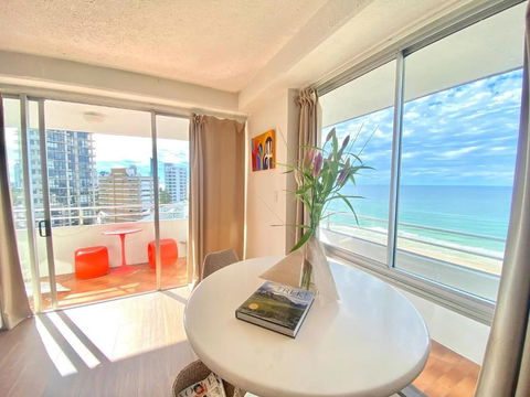 Absolute Beachfront Main Beach Gold Coast - Hotels Melbourne 3
