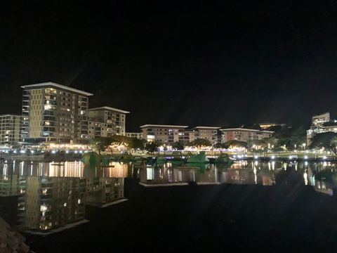 Absolute Waterfront Darwin - 1 Bedroom Apartments Over The Water - Hotels Melbourne 1