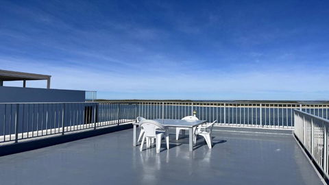 Absolute Waterfront With Rooftop! - Hotels Melbourne 1